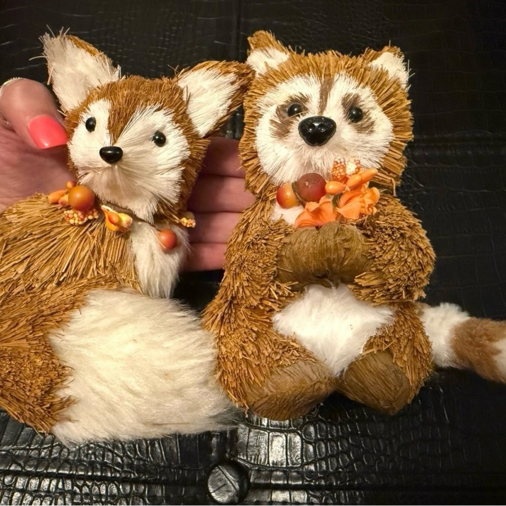 Bath & Body Works Brown and White woodsy decor